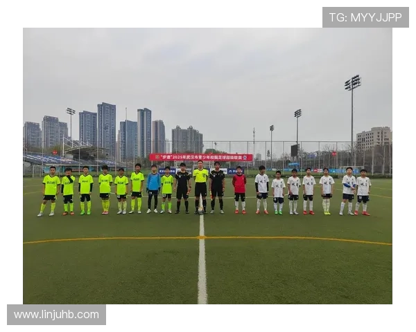 武汉足球队中路突破战术解析与实战应用探讨